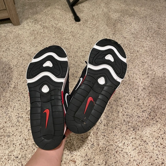 NWOT - Nike Air Max 200 Black University Red - Picture 4 of 5